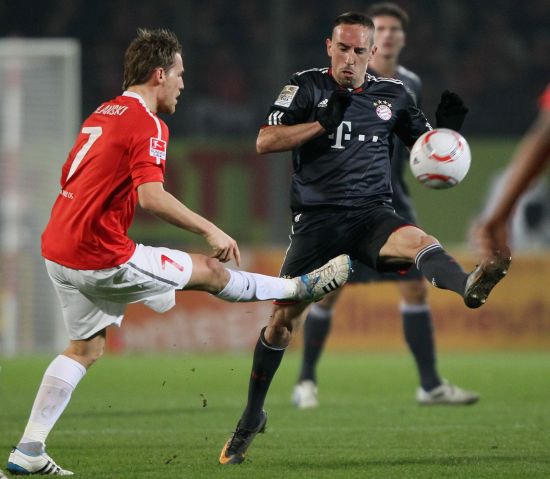 确保场馆建 确保场馆建